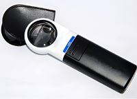 Лупа карманная с подсветкой (10х) - fgospostavki.ru - Миасс