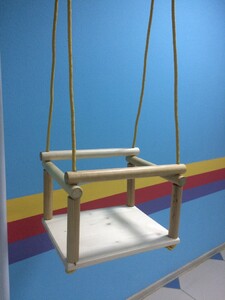 Качели подвесные (деревянные) - fgospostavki.ru - Миасс